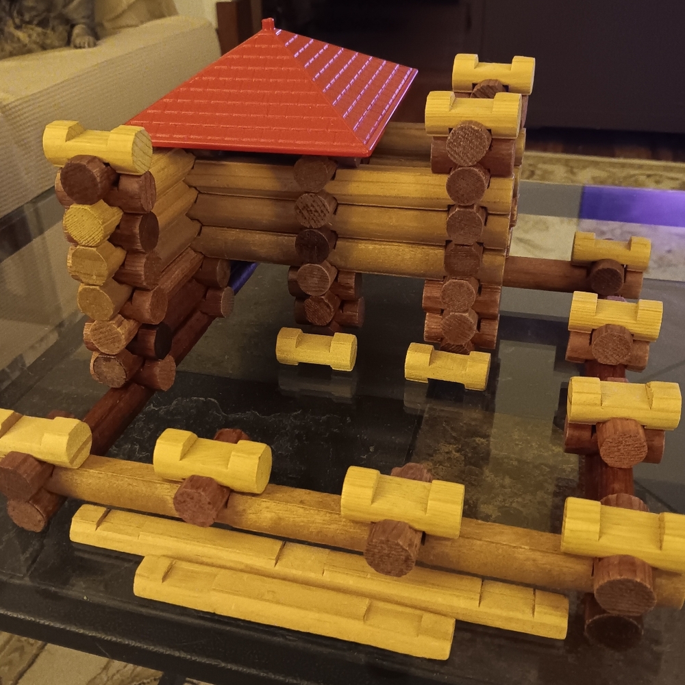 LINCOLN LOGS BEACH HOUSE